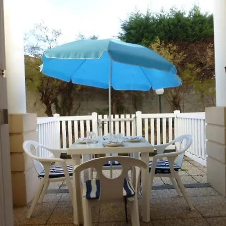 Studio Cosy Avec Terrasse Et Garage, A 100m De La Plage - - Fr-1-224-27
